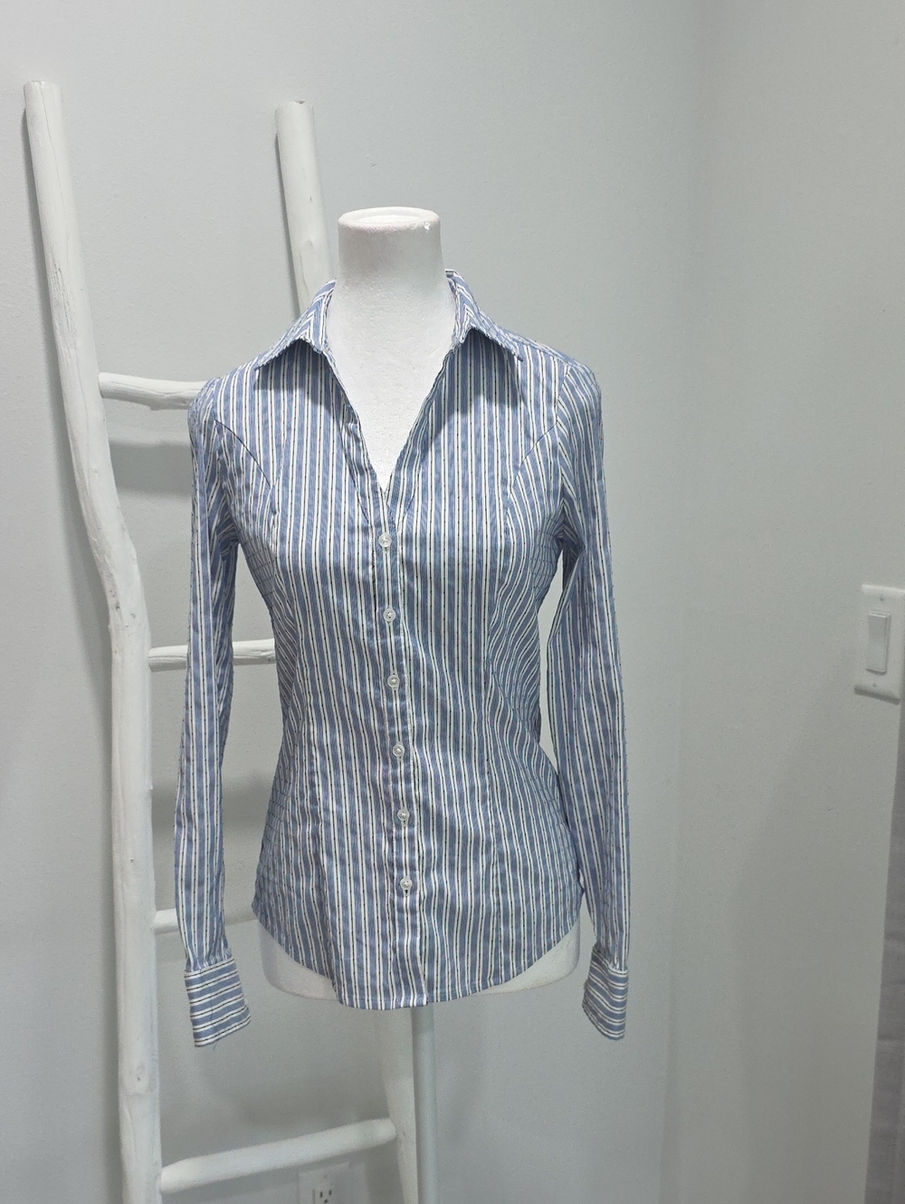 Fitted Striped Stretchy Button-Down Formal Shirt